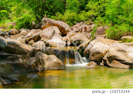 A small waterfall. 128753244