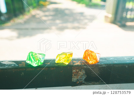宝石みたいな三つの石,Three jewel-like stones 宝石みたいな三つの石,Three jewel-like stones 128753579
