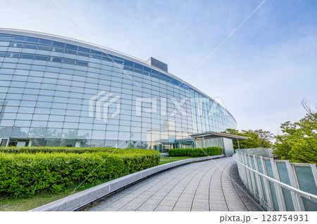 新潟県新潟市　新潟市民芸術文化会館「りゅーとぴあ」 128754931