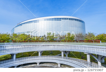 新潟県新潟市　新潟市民芸術文化会館「りゅーとぴあ」 128755907