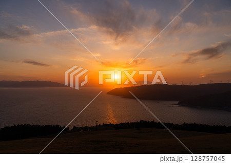 《宮崎県》夕暮れの都井岬・宮崎県最南端 128757045