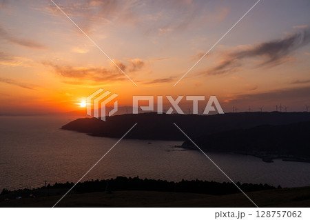 《宮崎県》夕暮れの都井岬・宮崎県最南端 128757062