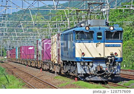 東海道本線　二宮－国府津　JR貨物　EF64-1006（愛知） 128757609