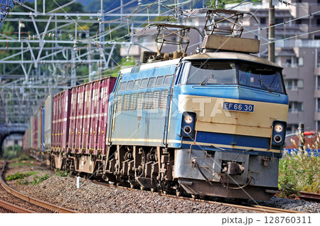 東海道本線　真鶴　JR貨物　EF66-30（吹田） 128760311