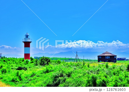 はまなすの丘公園の風景 (北海道石狩市) はまなすの丘公園の風景 (北海道石狩市) 128761603