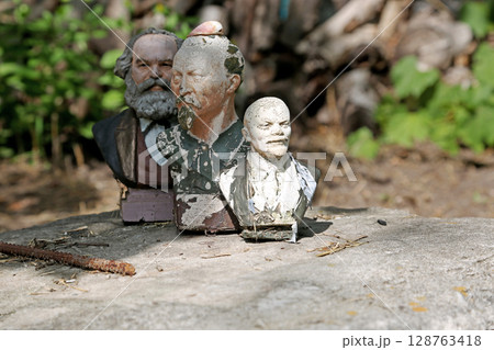 Old plaster busts of Marx, Lenin and Dzerzhinsky Old plaster busts of Marx, Lenin and Dzerzhinsky 128763418