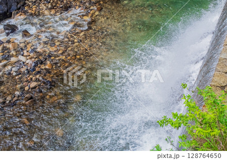 『納涼風景』渓谷の砂防ダム(三重県・四日市市・宮妻峡) 『納涼風景』渓谷の砂防ダム(三重県・四日市市・宮妻峡) 128764650