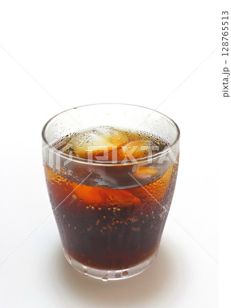 冷たいコーラ（縦構図） 128765513