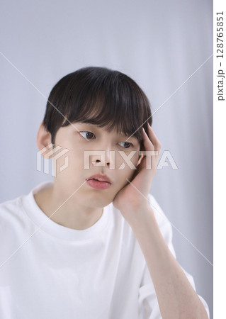 20代男性　メンズビューティーイメージ 128765851