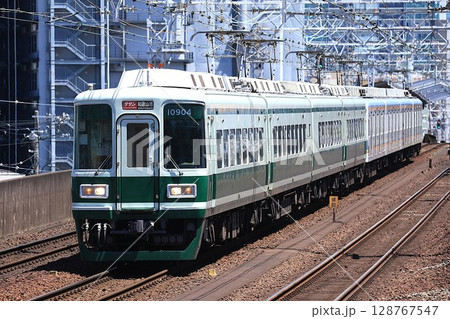 【南海】10000系＋7100系〜復元塗装〜 特急「サザン」（南海本線：新今宮〜天下茶屋） 128767547