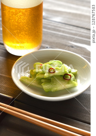 ブロッコリーの茎の浅漬け ブロッコリーの茎の浅漬け 128767583