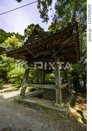 四国八十八箇所18番　恩山寺　鐘楼　徳島県小松島市 128768029