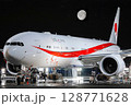政府専用機夜の洗浄 128771628
