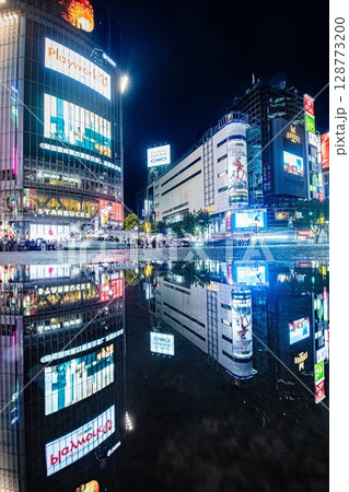 反射する渋谷 反射する渋谷 128773200