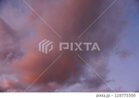 夏の日 夕方の空 夏の日 夕方の空 128773300