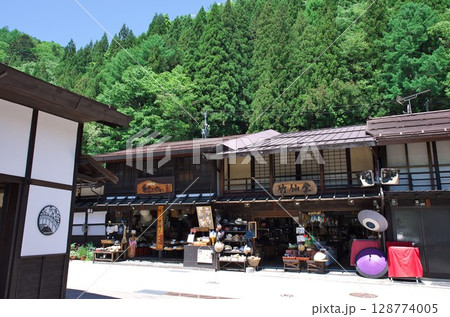 長野県塩尻市:奈良井宿の町並み/上町 長野県塩尻市:奈良井宿の町並み/上町 128774005