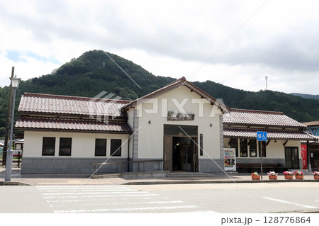 JR播但線 生野駅 西口(兵庫県 朝来市) JR播但線 生野駅 西口(兵庫県 朝来市) 128776864