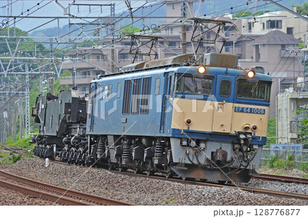 東海道本線　真鶴　JR貨物　EF64-1006（愛知）＋シキ800C 128776877