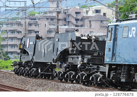 東海道本線 真鶴 JR貨物 EF64-1006(愛知)+シキ800C 東海道本線 真鶴 JR貨物 EF64-1006(愛知)+シキ800C 128776878