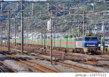 東海道本線　相模貨物　JR貨物　EF200-2（吹田） 128777123
