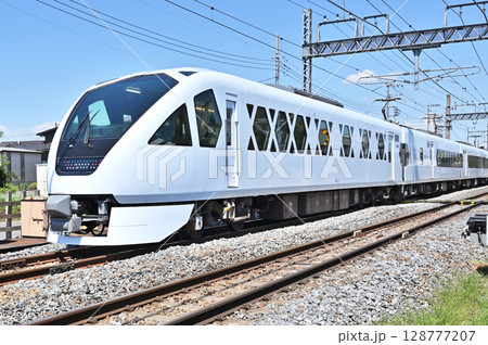 鉄道　私鉄：東武日光線  特急スペーシアX  3号 N100系 128777207