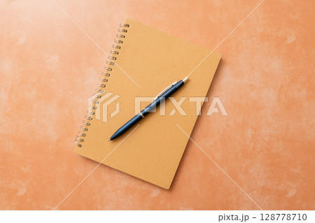 メモ帳とボールペン メモ帳とボールペン 128778710