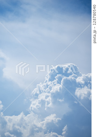 夏の空 青空 晴れ 7月 【神奈川県 伊勢原市】 夏の空 青空 晴れ 7月 【神奈川県 伊勢原市】 128780540