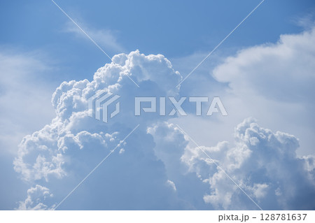 夏の空 青空 晴れ 7月 【神奈川県 伊勢原市】 128781637