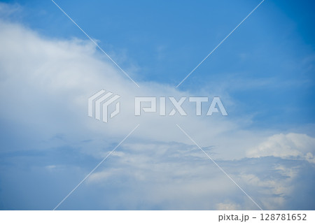夏の空 青空 晴れ 7月 【神奈川県 伊勢原市】 128781652