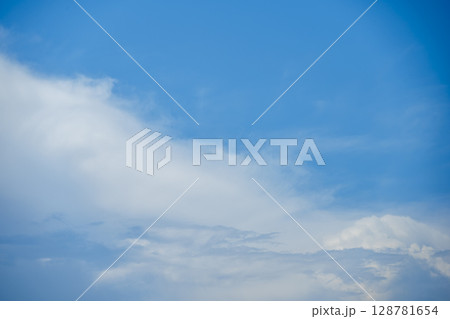 夏の空 青空 晴れ 7月 【神奈川県 伊勢原市】 128781654