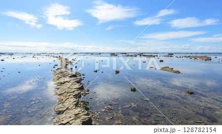 日本の渚百選 男鹿半島 鵜ノ崎海岸 秋田県 日本の渚百選 男鹿半島 鵜ノ崎海岸 秋田県 128782154