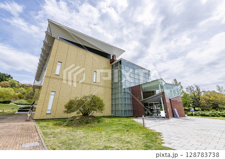 新潟県新潟市 新潟市新津美術館 新潟県新潟市 新潟市新津美術館 128783738