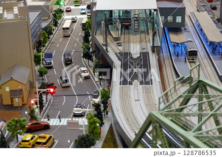 ジオラマで再現した街並み ジオラマで再現した街並み 128786535