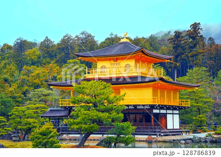 金閣寺の美しい風景 128786839
