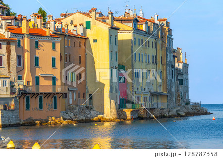 Rovinj, Croatia old town, coastline houses 128787358