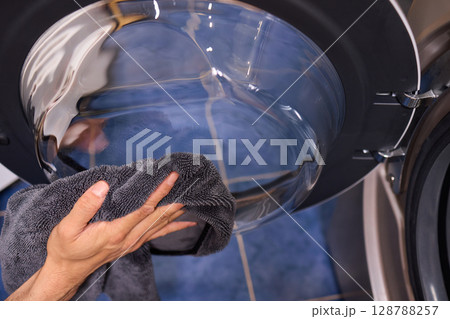 Cleaning the Inner Surface of a Washing Machine Drum for Optimal Performance and Hygiene Cleaning the Inner Surface of a Washing Machine Drum for Optimal Performance and Hygiene 128788257
