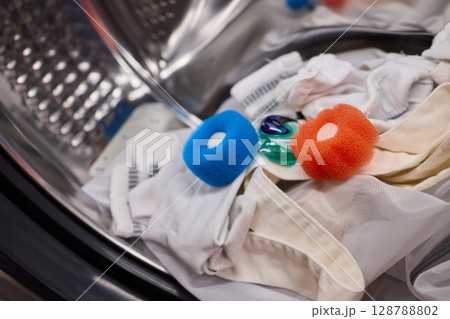 Using Laundry Pods in the Dryer Offers Convenient and Efficient Cleaning Solutions for Your Clothes 128788802