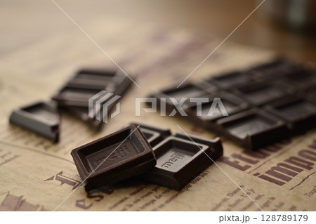 明治 ブラックチョコレート 明治 ブラックチョコレート 128789179
