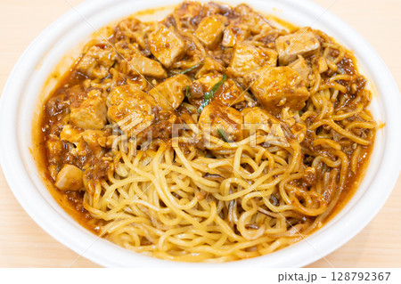 おいしい麻婆豆腐焼きそば 128792367