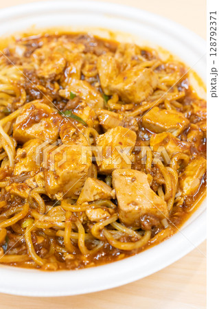 おいしい麻婆豆腐焼きそば 128792371