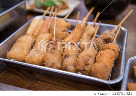 大阪の串カツ 128793428