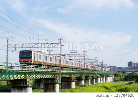 【中央本線】多摩川橋梁を通過するむさしの号 128794620