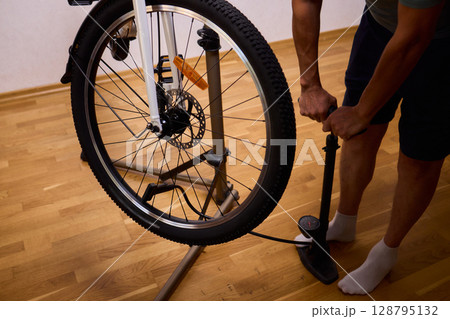 Bicycle Maintenance Guide How to Effectively Pump Up a Tire at Home with Ease and Precision 128795132