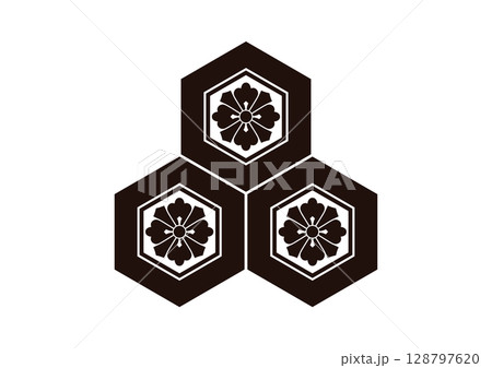 厳島神社　三つ盛亀甲に剣花角 128797620