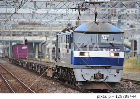 東海道本線 平塚 JR貨物 EF210-136(新鶴見) 東海道本線 平塚 JR貨物 EF210-136(新鶴見) 128798444