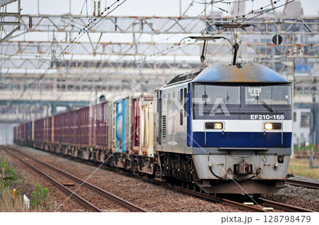 東海道本線　平塚　JR貨物　EF210-168（吹田） 128798479