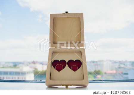 An Elegant White Box displayed on a beautifully Decorative Tray, perfect for any occasion 128798568