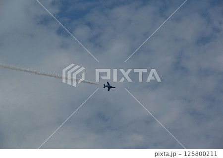 単独飛行のブルーインパルス 宮城 単独飛行のブルーインパルス 宮城 128800211
