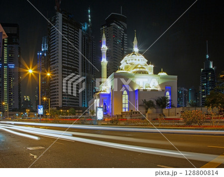 Night mosque in Dubai Marina Night mosque in Dubai Marina 128800814