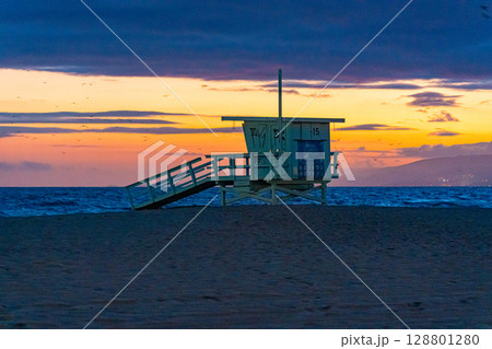 アメリカ　ロサンゼルスの街並みと夕焼け　サンタモニカ 128801280